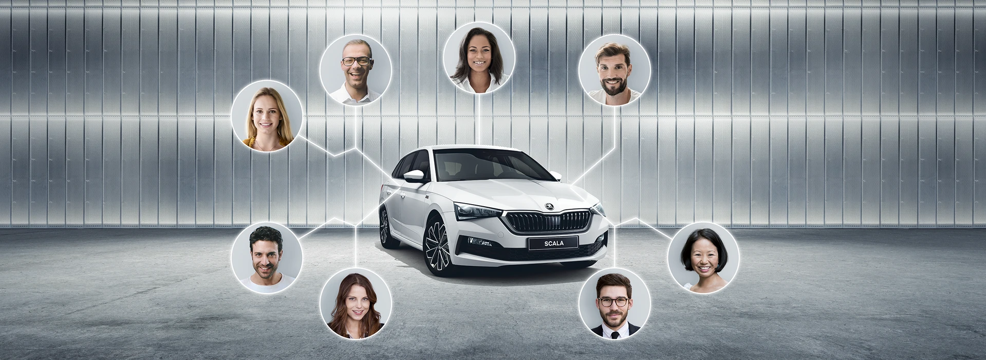 Škoda Scala in Weiß mit acht verbundenen Porträts von Nutzer im Studio-Setting.