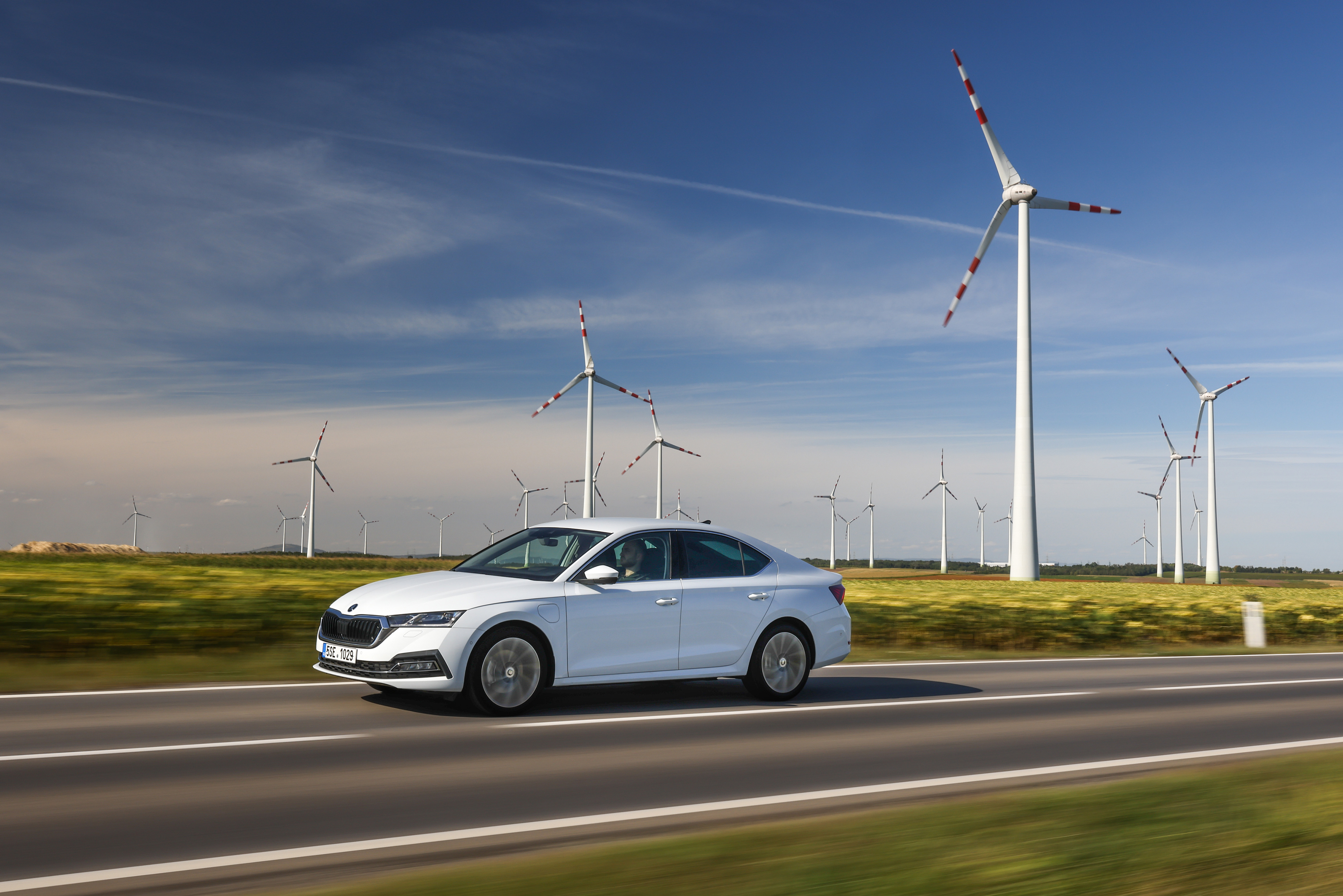 Mild hybrid, plug-in hybrid: new powertrain variants for the ŠKODA