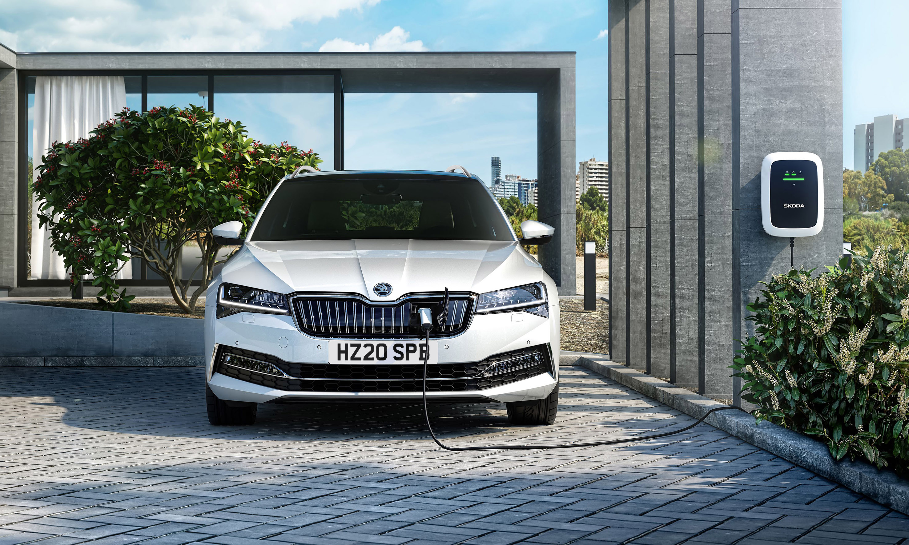 Superb iV wins 2020 Hybrid Estate of the Year title koda UK